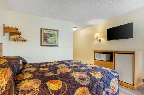 Rodeway Inn Asheville image 7
